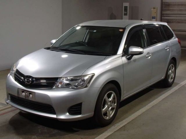 4492 Toyota Corolla fielder NZE161G 2014 г. (TAA Chubu)